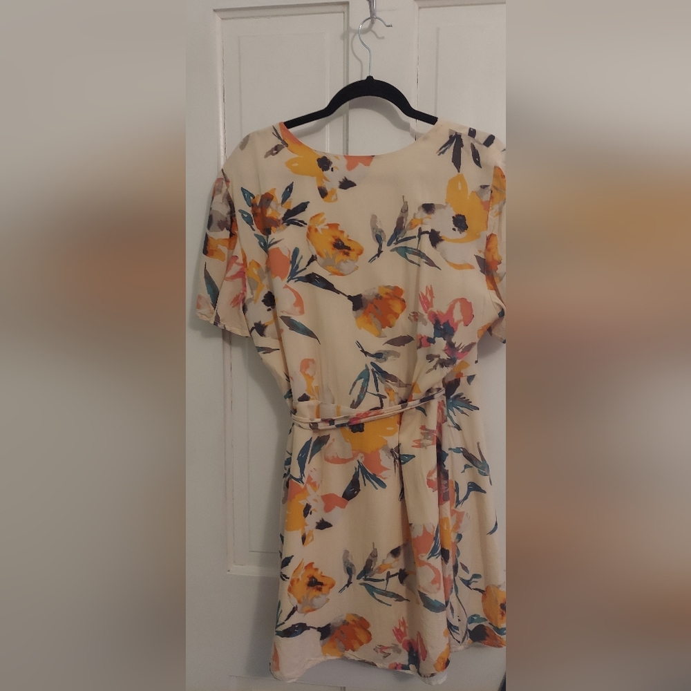 BCBG XL WRAP DRESS - Picture 2 of 5